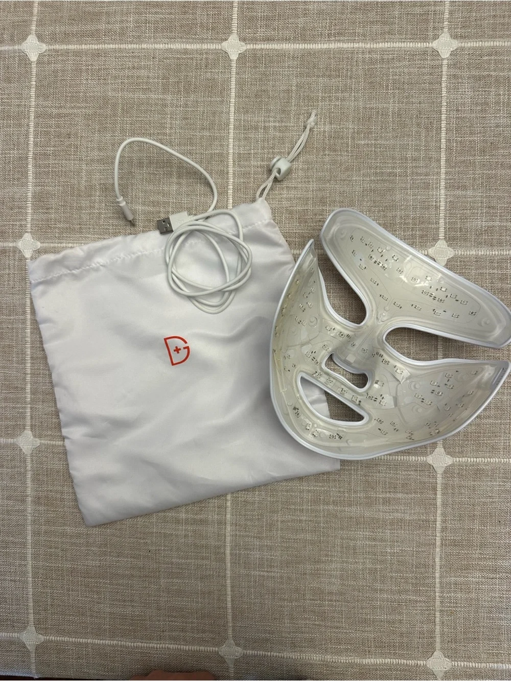 Dr Dennis Gross DRx SpectraLite FaceWare Pro 3-Minute LED Mask - Picture 2 of 6
